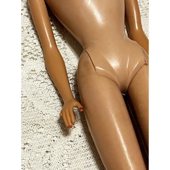 Vintage 1968 Mattel Barbie Blonde Bubblecut Doll W/ Red Flare Coat & Dress - Picture 8 of 12